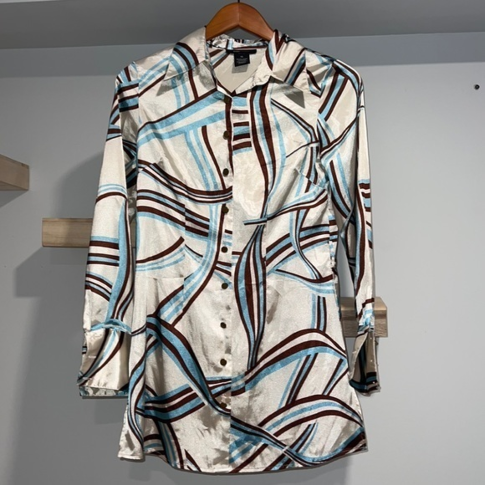 Satin silky swirly button up‎ top